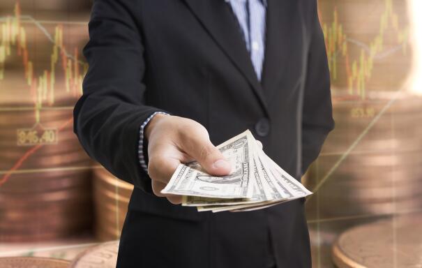 微软减少OpenAI依赖，整合AI模型降成本